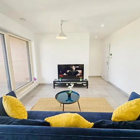 Urban 1br Flat W Terrace&parking