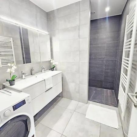 Urban 1br Flat W Terrace&parking Апартаменты